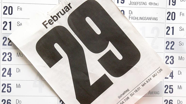 Kalenderblatt: Warum hat in einem Schaltjahr ausgerechnet der Februar 29 Tage?