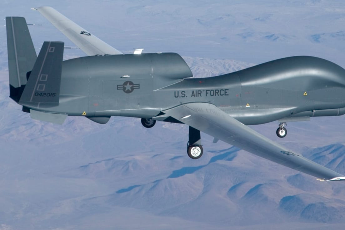 Die US-Riesen-Drohne "Global Hawk" ist 14,5 Meter lang.