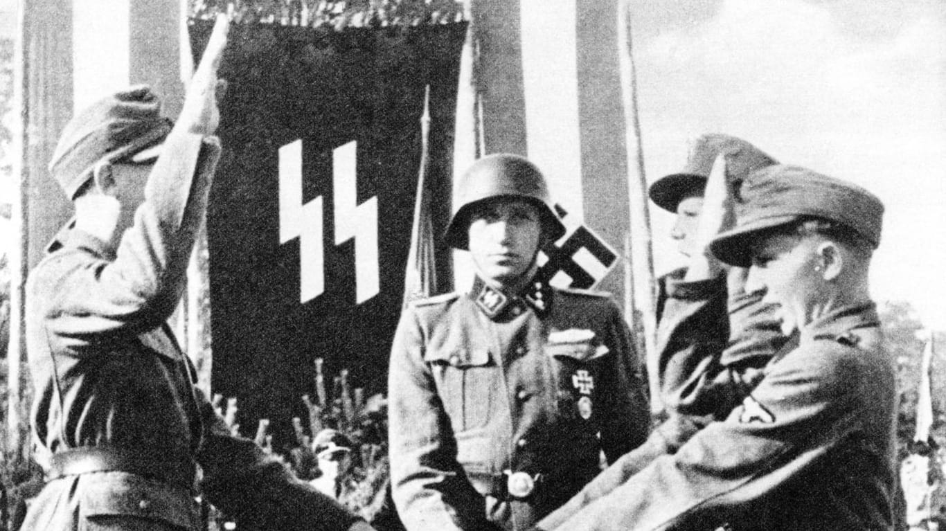 Ehemalige Angehörige der SS-Panzer-Division "Hitlerjugend" sollen im Zweiten Weltkrieg an einem Massaker in Nordfrankreich beteiligt gewesen sein.
