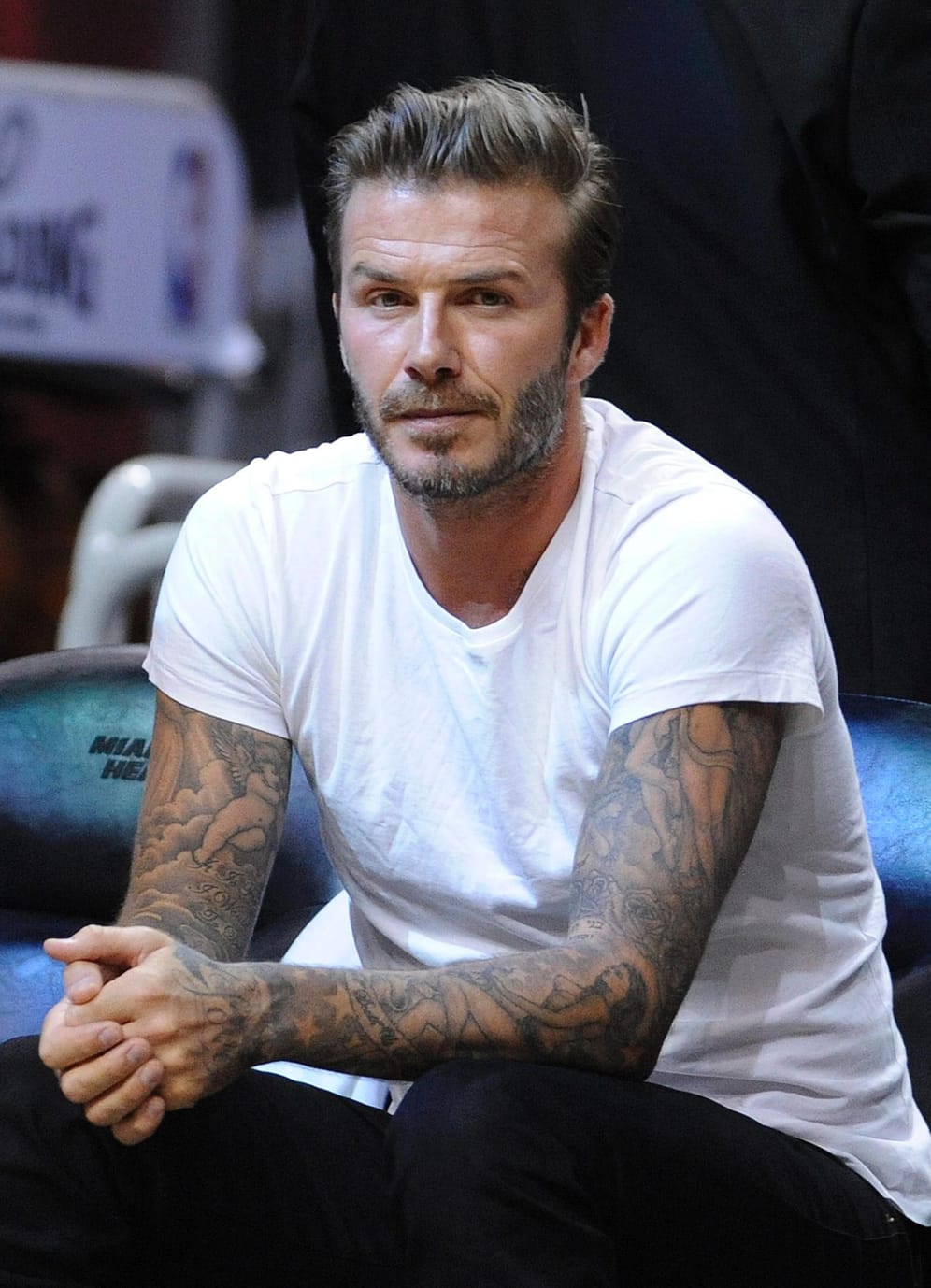 Ja selbst Mode-Ikone und Fußballer David Beckham trägt Geheimratsecken. Aber er weiß, wie man sie richtig in Szene setzt.
