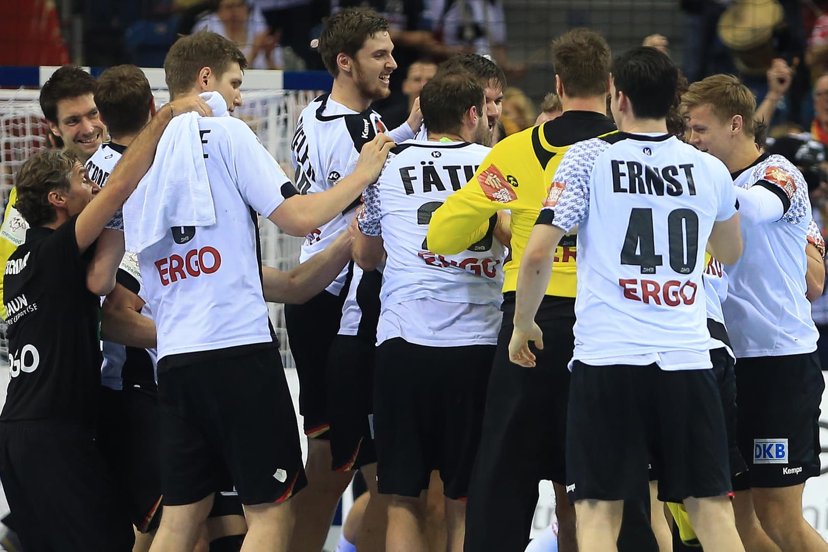 Das DHB-Team feiert nach dem Krimi gegen Norwegen den Einzug ins EM-Finale.