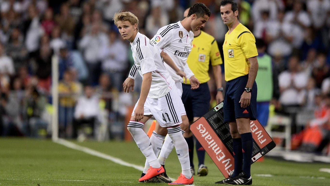 Talent ersetzt Weltstar: Martin Ödegaard (li.) kommt für Cristiano Ronaldo im Spiel Real Madrid gegen Getafe CF.