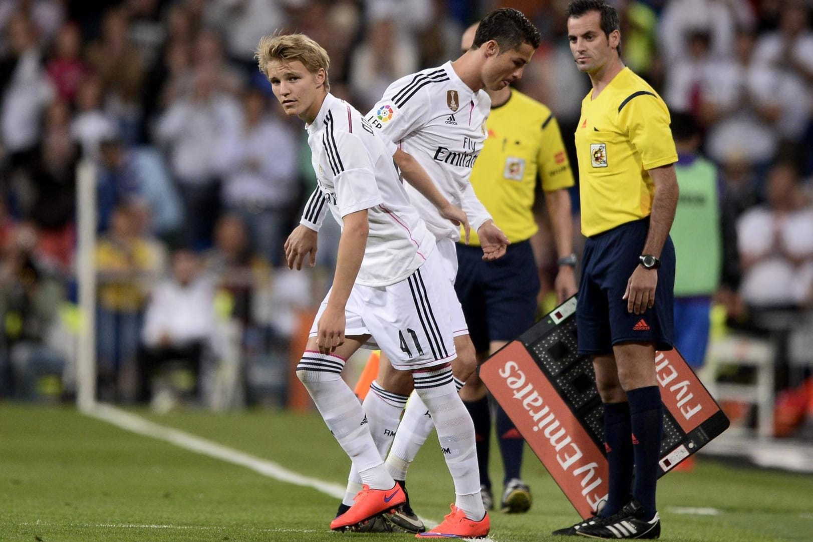 Talent ersetzt Weltstar: Martin Ödegaard (li.) kommt für Cristiano Ronaldo im Spiel Real Madrid gegen Getafe CF.