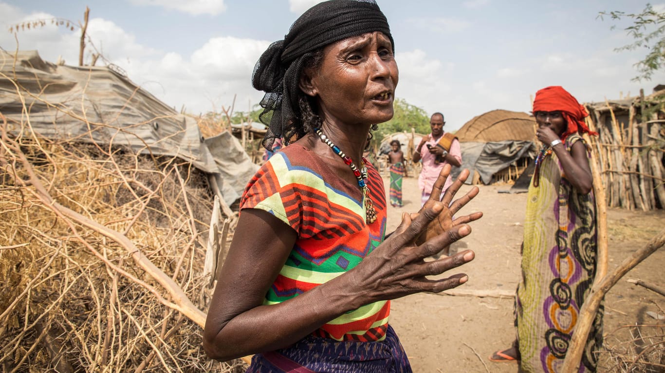 Wegen der katastrophalen Dürre müssen die Menschen in Äthiopien hungern. Ernten sind ausgefallen, Vieh ist verhungert und verdurstet.