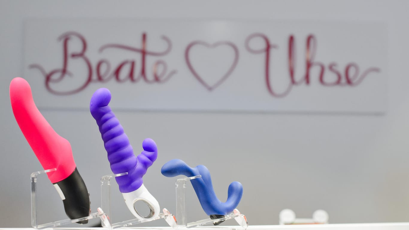 Sexspielzeug in einem Beate-Uhse-Shop in Hannover. Das Unternehmen schließt 16 von 78 Shops.