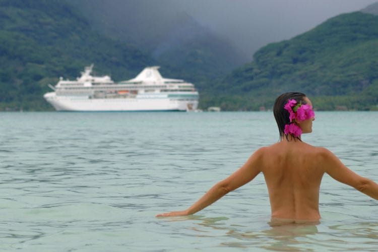 Nackt im Wasser - ein tolles Gefühl.