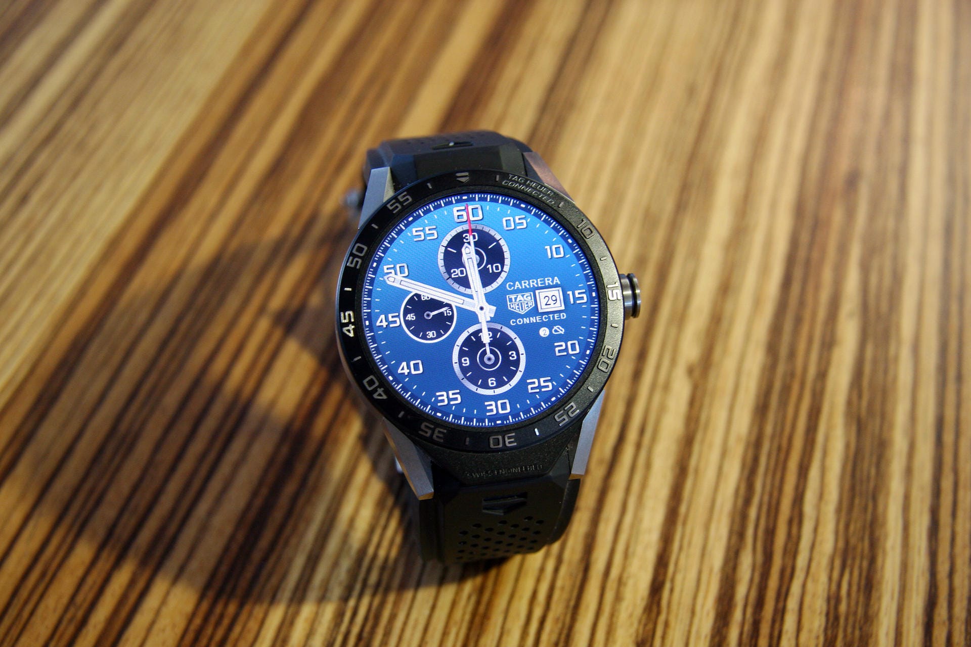 1350 Euro kostet die Tag Heuer Connected. Die Smartwatch aus der Schweiz ist damit eines der teuersten Modelle auf dem Markt.
