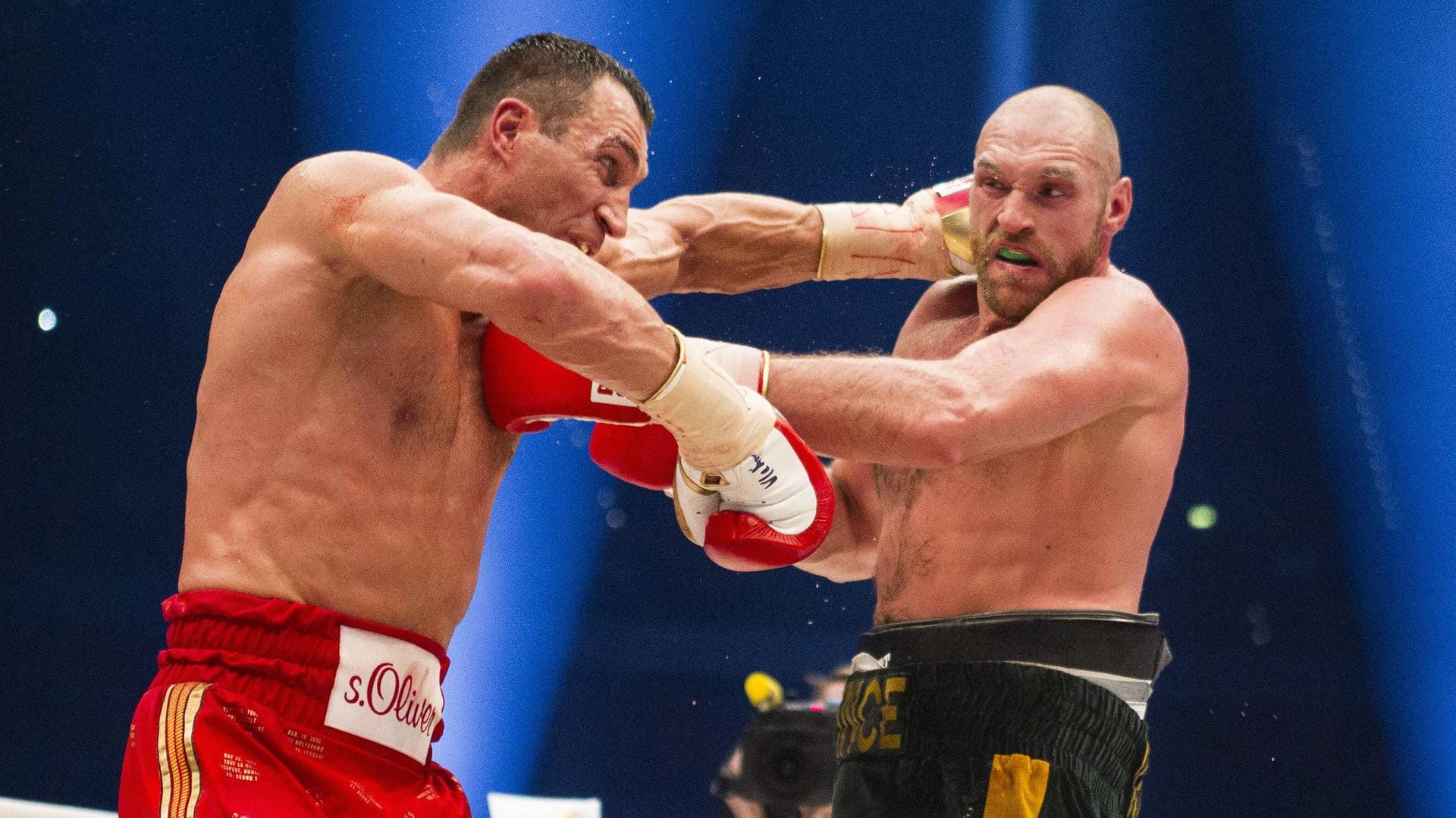 Solche Szenen zwischen Tyson Fury (re.) und Wladimir Klitschko würde ein Scheich aus Dubai am liebsten mit seinen reichen Gästen teilen.