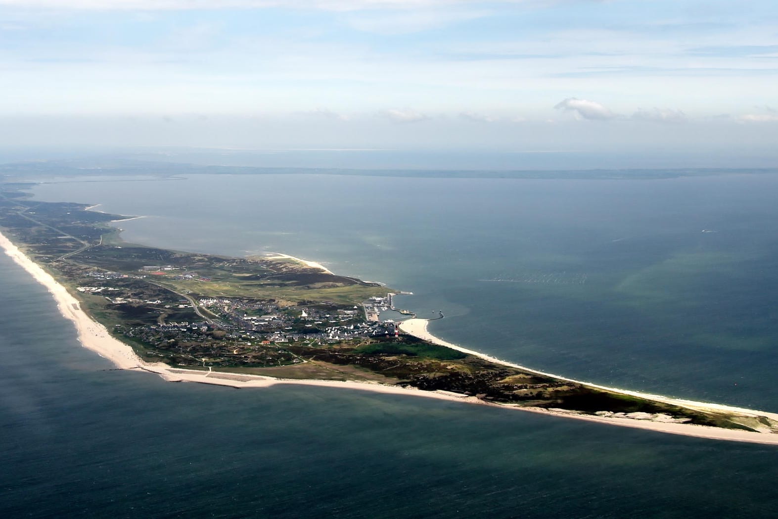 Luftaufnahme zeigt die Südspitze der Nordsee-Insel Sylt (Schleswig-Holstein).