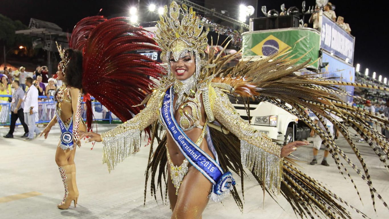Die Parade im Sambadrom ist der Höhepunkt des brasilianischen Karnevals.
