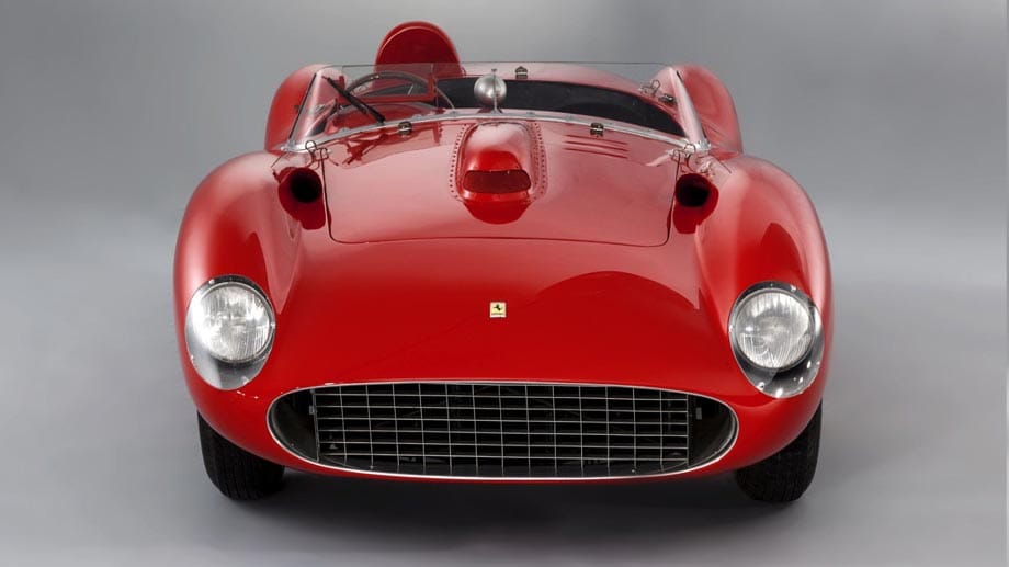 Platz eins für den Ferrari 335 Sport Scaglietti aus dem Jahr 1957. Im Februar 2016 zahlte ein Sammler für den Rennwagen 32.075.200 Euro (umgerechnet 35,8 Millionen US-Dollar). Wolfgang von Trips errang mit den Boliden 1957 bei der Mille Miglia einen zweiten Rang.