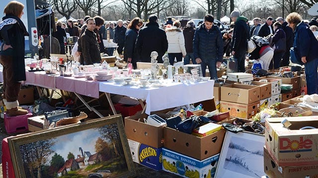 Der Kauf von Gebrauchtem ist heutzutage wesentlicher Bestandteil im Konsumverhalten vieler Menschen. Der Kauf von Gebrauchtem ist heutzutage wesentlicher Bestandteil im Konsumverhalten vieler Menschen.