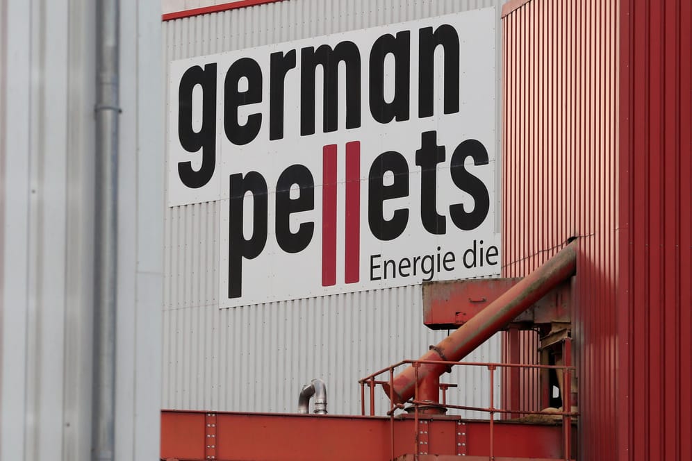 Das Werk von German Pellets in Wismar. Der Holzverarbeiter ist in eine Schieflage geraten, eine am 01.04.2016 fällige Anleihe kann nicht zurückgezahlt werden.