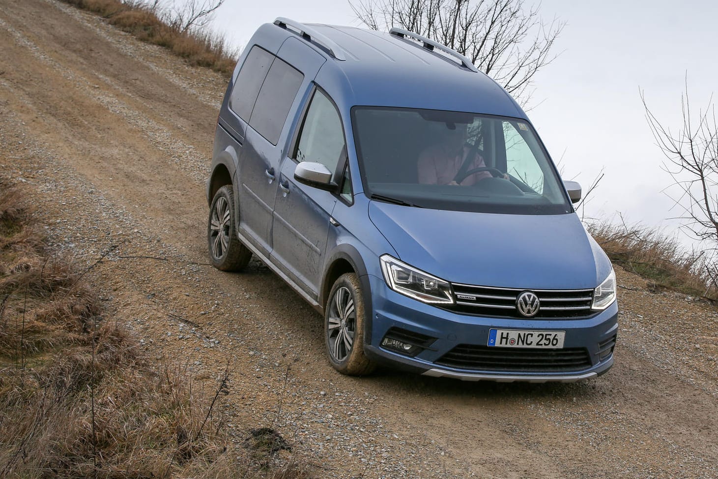 Klar, bergab kann der Caddy Alltrack - aber auch in die andere Richtung geht es dank Allrad und starkem TDI mühelos.