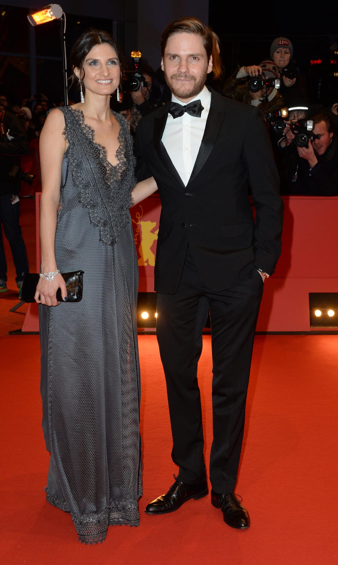 Schauspieler Daniel Brühl kam gemeinsam mit seiner Lebensgefährtin Felicitas Rombold.