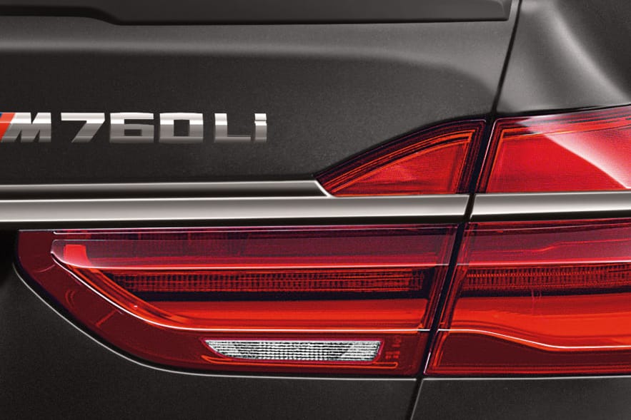 Als M 760 Li geht der BMW 7er mit zwölf Zylindern an den Start.