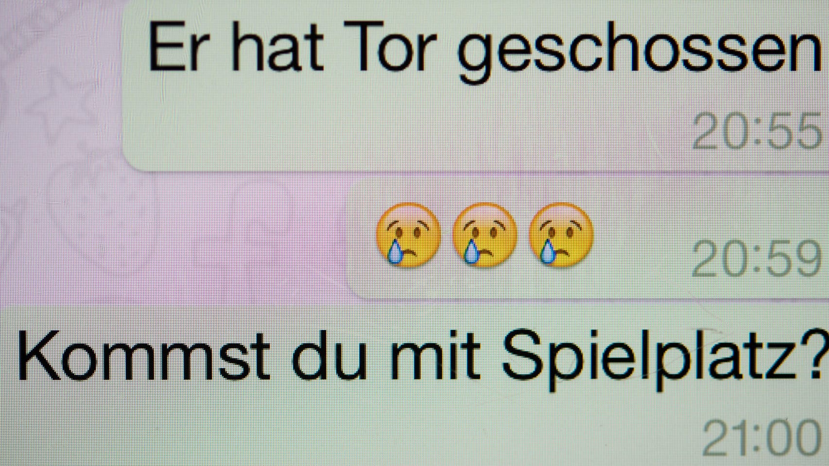 Sprache: Bloß nicht mit sprachlichen Feinheiten aufhalten: ein typischer WhatsApp-Dialog.