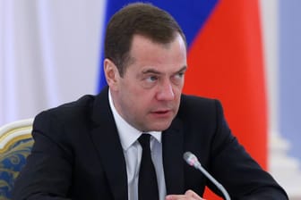 Russlands Ministerpräsident Dmitri Medwedew befürchtet "hunderte oder tausende Schurken unter den Schutzsuchenden".