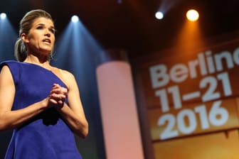 Anke Engelke moderierte die Eröffnung der 66. Berlinale.