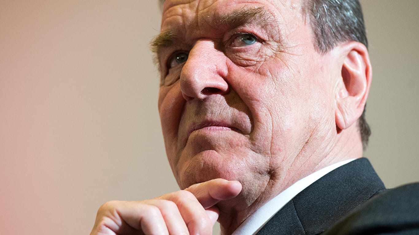 Gerhard Schröder äußert sich immer wieder zur aktuellen Flüchtlingspolitik.