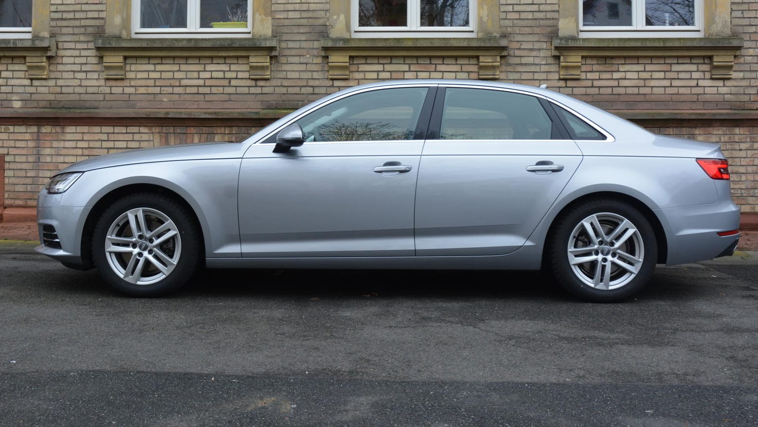 Neuer Audi A4 1,4 TFSI Sport.