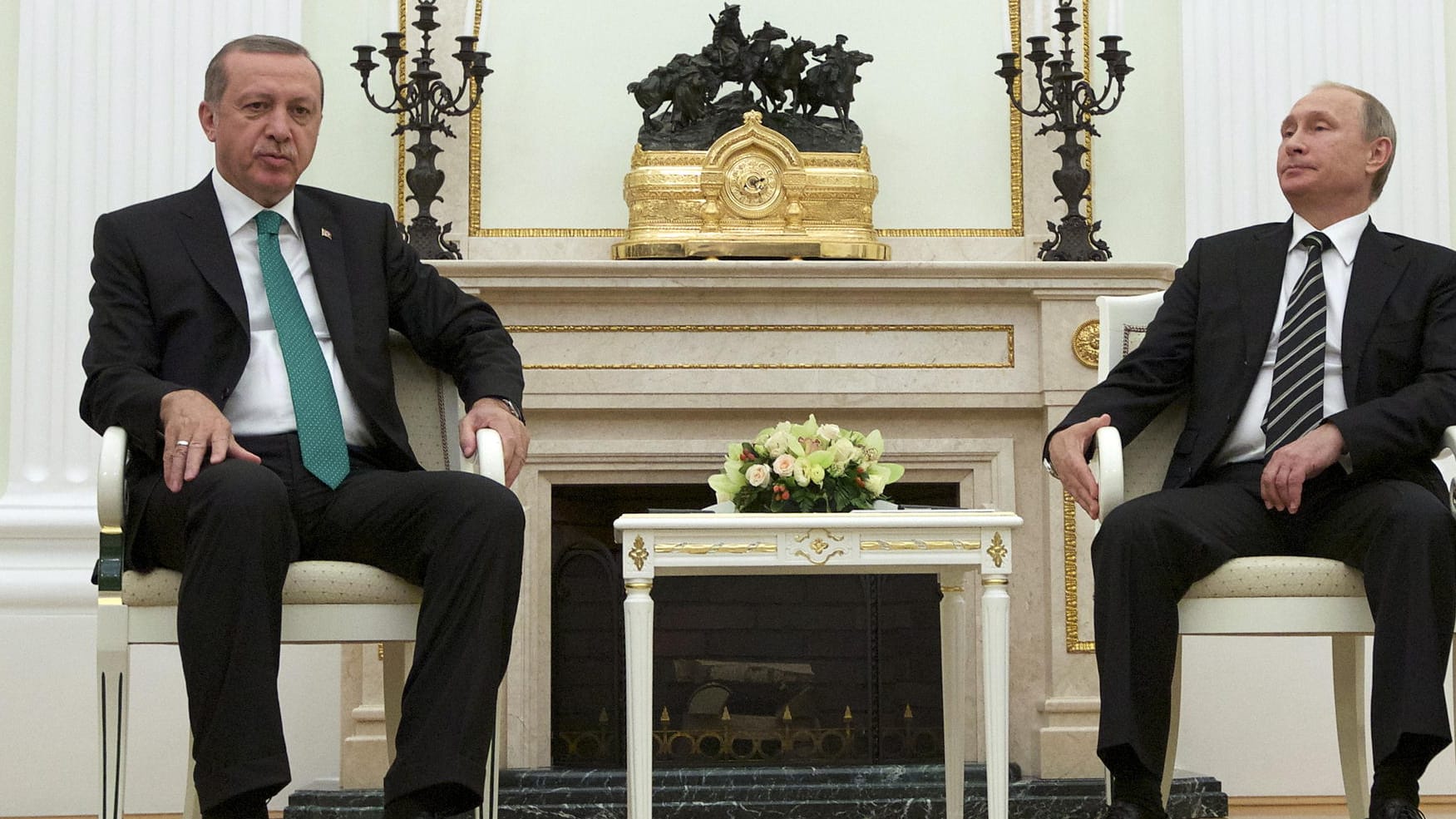 Der türkische Präsident Recep Tayyip Erdogan und Russlands Präsident Wladimir Putin - der Konflikt zwischen den beiden Ländern ist erneut eskaliert. Der türkische Präsident Recep Tayyip Erdogan und Russlands Präsident Wladimir Putin - der Konflikt zwischen den beiden Ländern ist erneut eskaliert.