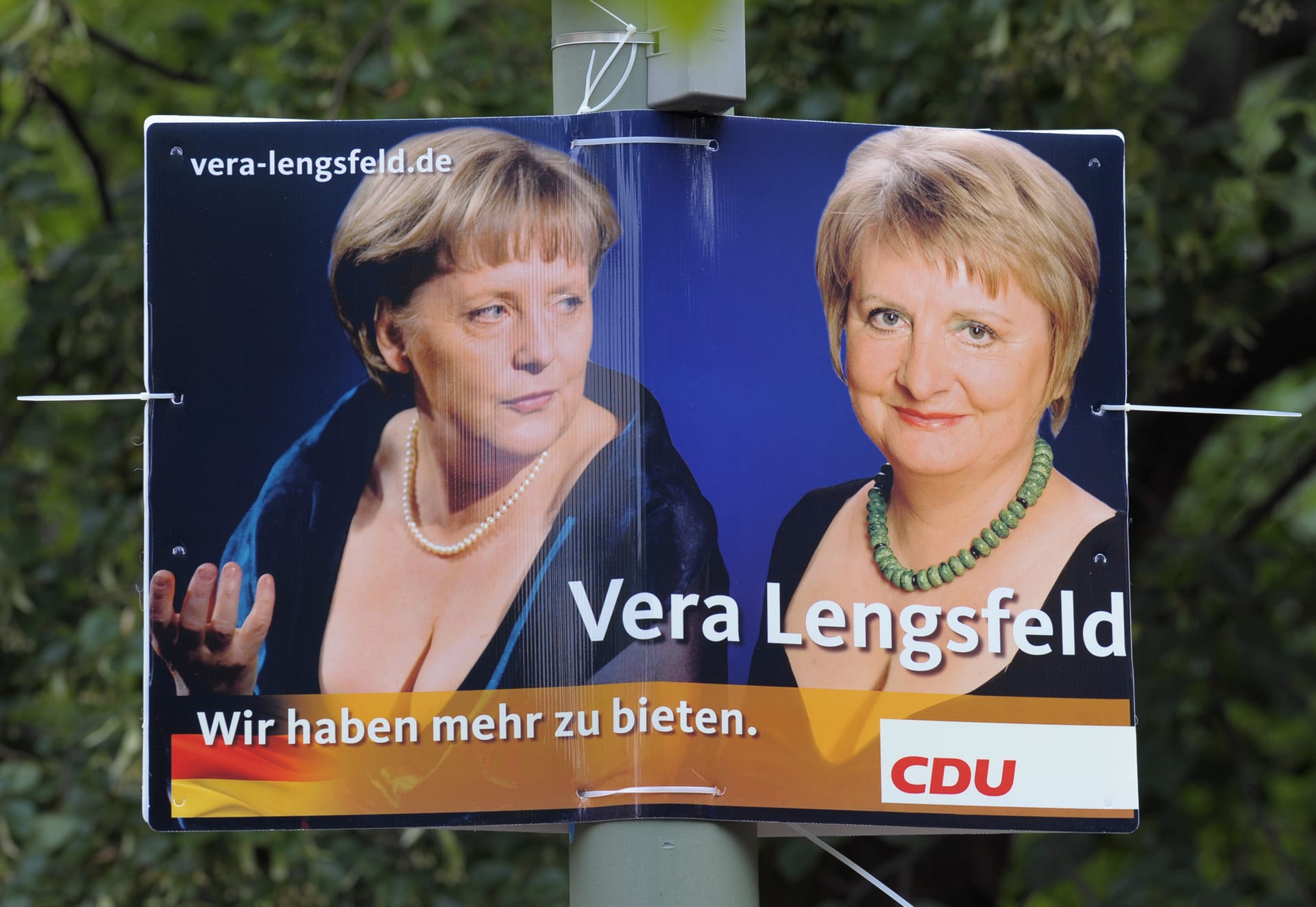 Vera Lengsfeld sorgte mit ihrem Wahlplakat in Berlin-Brandenburg für einen ungewöhnlichen und umstritten tiefen Einblick in die Politik.