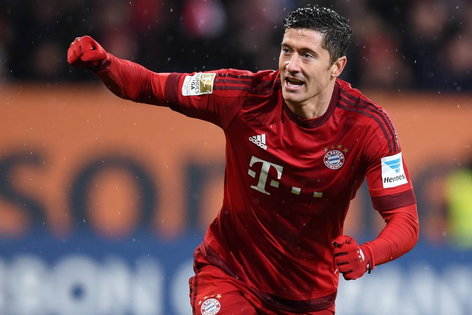 Zukunftsträchtig: Robert Lewandowski kann sich vorstellen, noch viele Jahre im Bayern-Trikot zu jubeln.