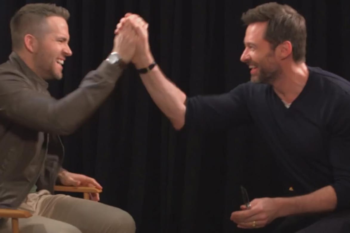 Danke für das Interview: Die Hollywoodstars Ryan Reynolds (l.) und Hugh Jackman nach dem humorvollen Gespräch.