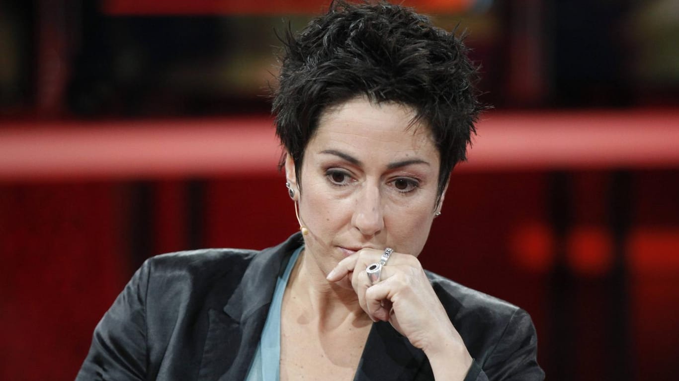 ZDF-Moderatorin Dunja Hayali geht jetzt auch juristisch gegen Anfeindungen vor.