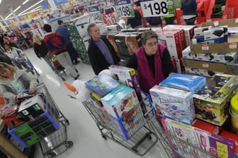 Nachdem Walmart kleinere Konkurrenten aus dem Markt gedrängt hat, machen nun immer mehr Filialen des Einzelhandelsriesen dicht.