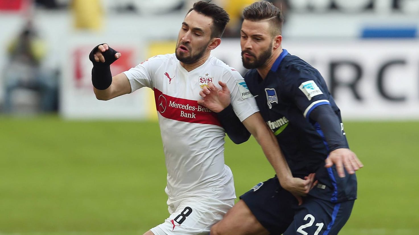 Trafen am vergangenen Spieltag aufeinander: Der VfB Stuttgart (li. Lukas Rupp im Duell mit Marvin Plattenhardt) und Hertha BSC. Trafen am vergangenen Spieltag aufeinander: Der VfB Stuttgart (li. Lukas Rupp im Duell mit Marvin Plattenhardt) und Hertha BSC.