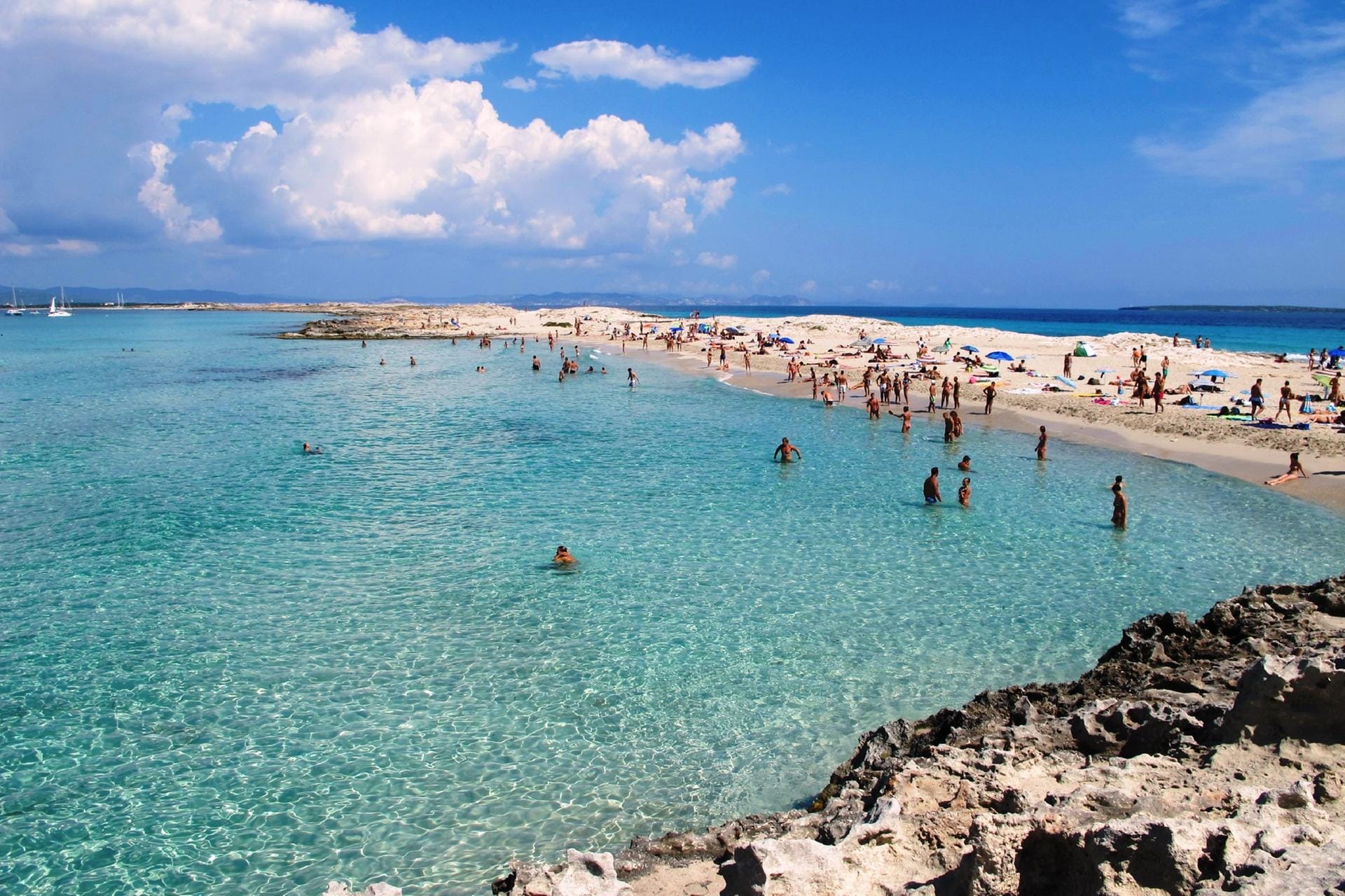Die Tripadvisor-Nutzer kürten den Playa de ses Illetes auf Formentera zum besten Strand Europas. Mehr als 2000 Bewertungen gibt es für ihn.