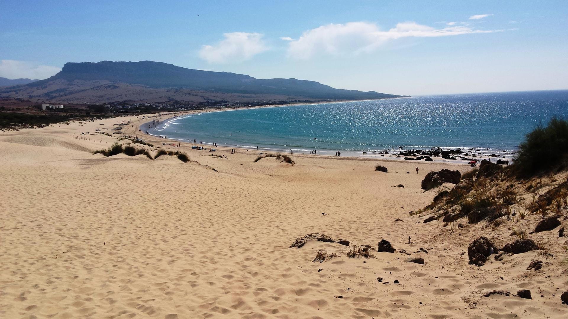 Fünfter Platz: Der Playa de Bolonia in Anadalusien liegt an der Meerenge von Gibraltar. Die an den Strand anschließende Düne gehört zu einem nahegelegenen Naturschutzgebiet.