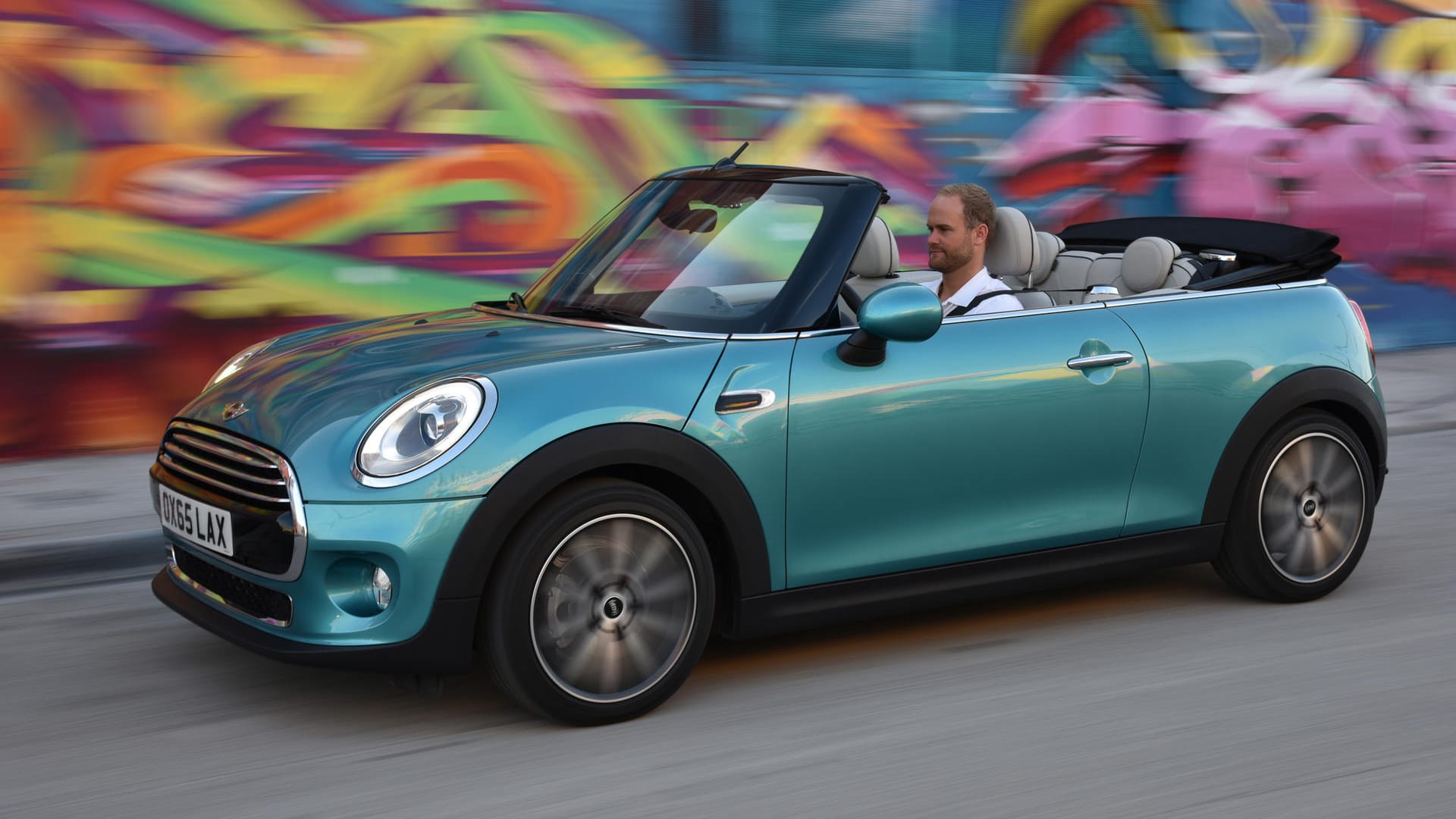 Ebenfalls noch im unteren Segment: Der Mini, der ab März für 23.950 Euro vom Hof rollt.