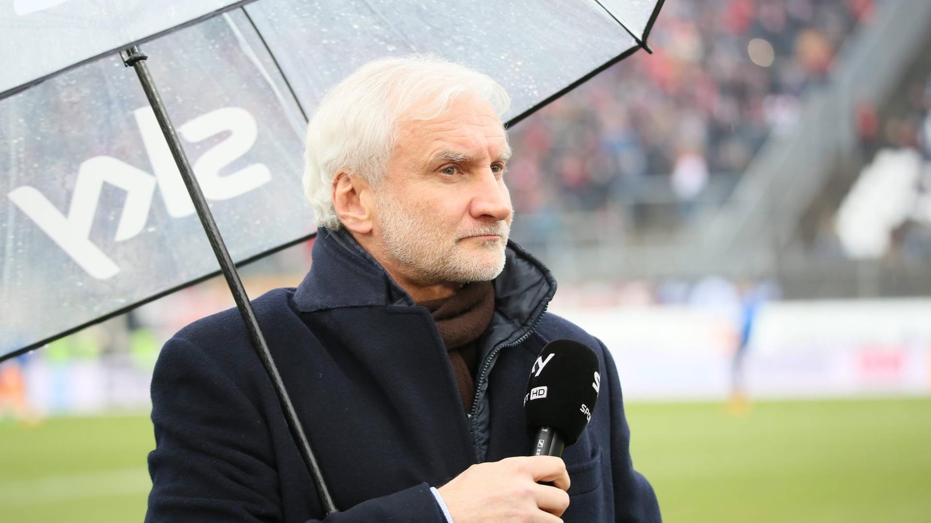 Rudi Völler war beim Sky-Interview sichtlich angefressen.