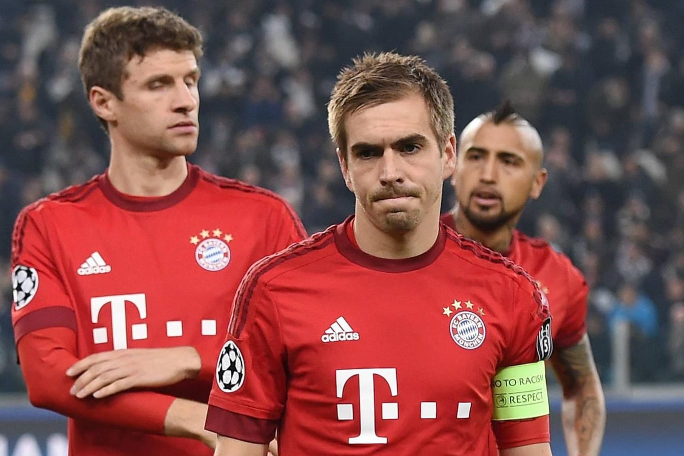 Die Profis des FC Bayern sind mit dem Remis in Turin offensichtlich nicht zufrieden.
