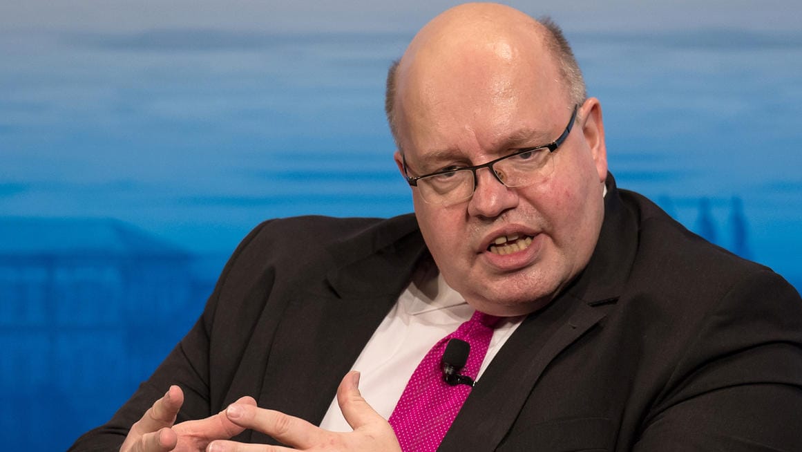 Flüchtlingskoordinator und Kanzleramtschef Peter Altmaier hält am bisherigen Kurs in der Flüchtlingspolitik fest. Flüchtlingskoordinator und Kanzleramtschef Peter Altmaier hält am bisherigen Kurs in der Flüchtlingspolitik fest.