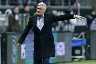 Der Druck auf Trainer Armin Veh von Eintracht Frankfurt wächst.