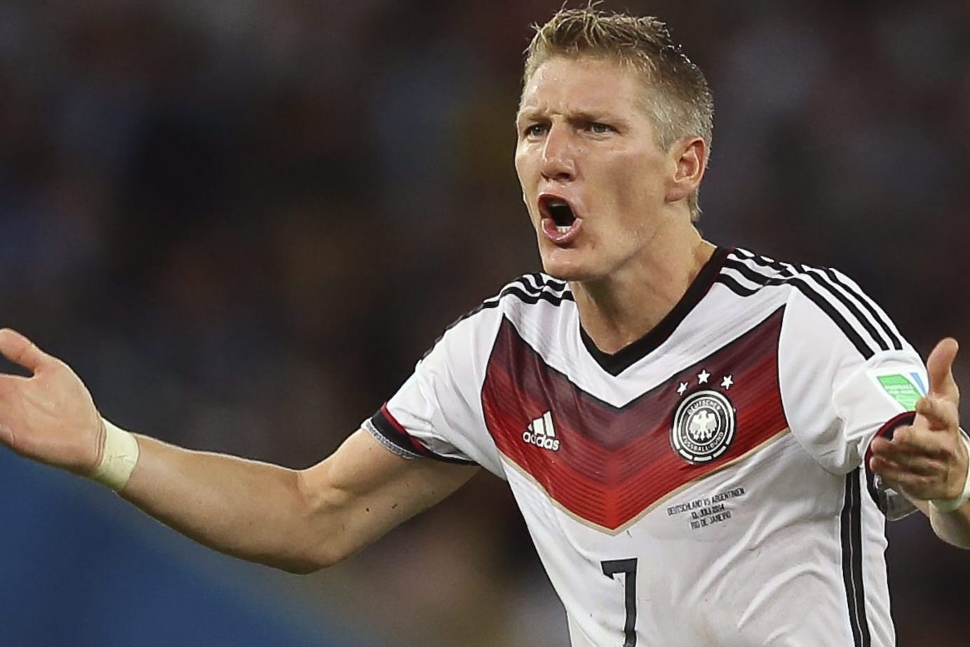 Bastian Schweinsteiger kann die Kritik an seinen Leistungen nicht nachvollziehen.