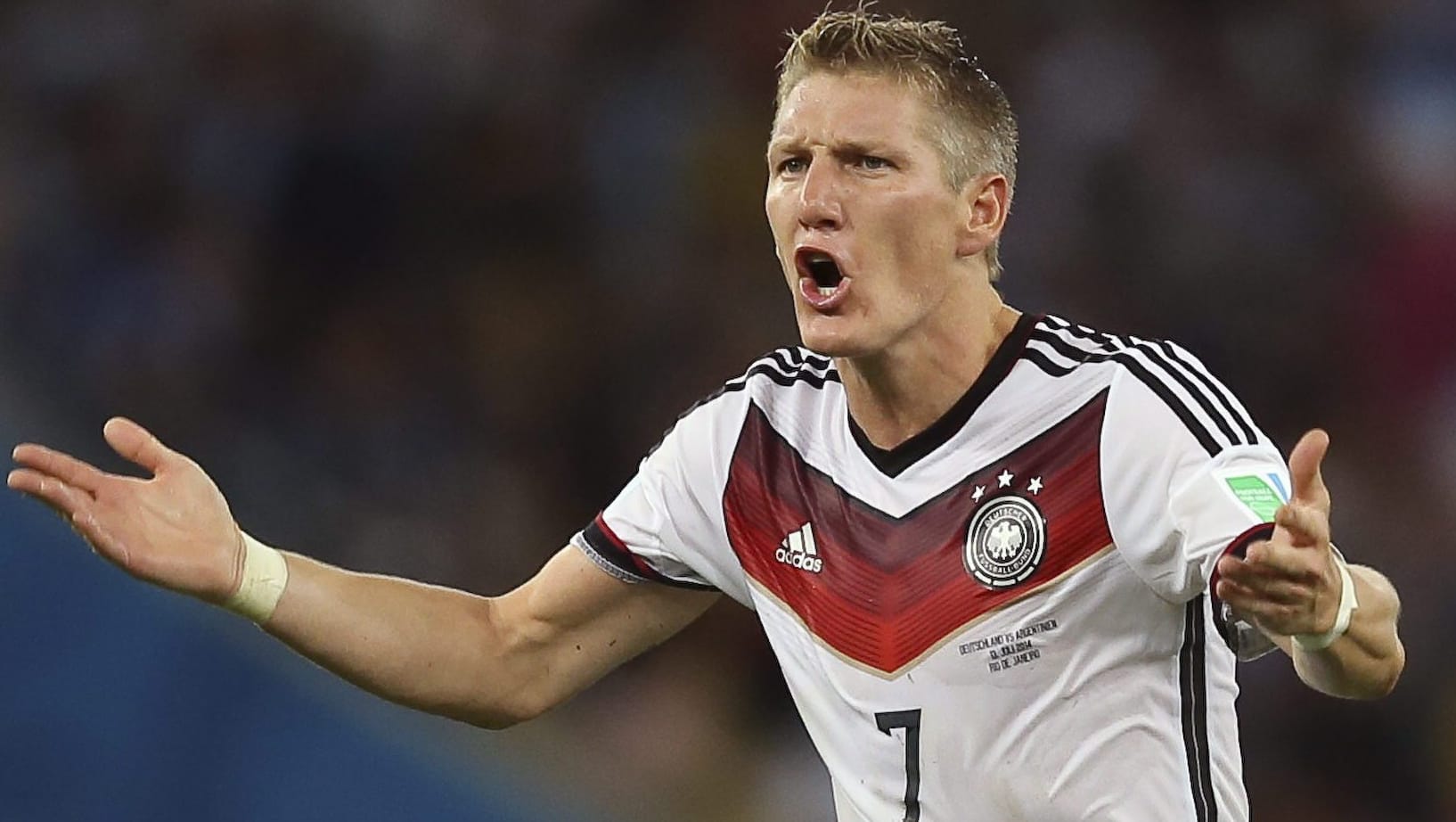 Bastian Schweinsteiger kann die Kritik an seinen Leistungen nicht nachvollziehen.