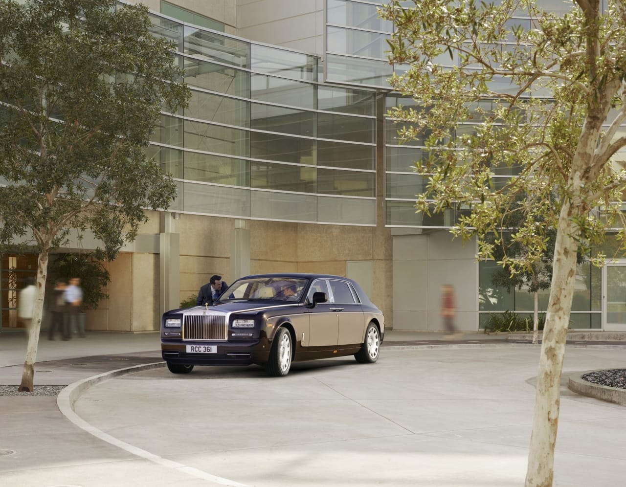 Bei einem Rolls-Royce Phantom mit langem Radstand beträgt dieser stolze 3,82 Meter.