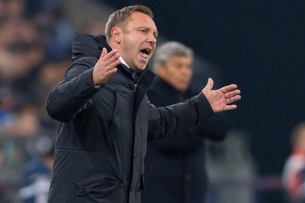Aufgebracht: Für Schalke-Trainer Andre Breitenreiter sorgte das Spiel gegen Donezk für große Unzufriedenheit.