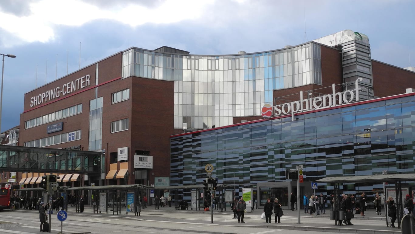 Das Einkaufszentrum "Sophienhof" in Kiel. Hier kam es zu der Belästigung der drei Mädchen.
