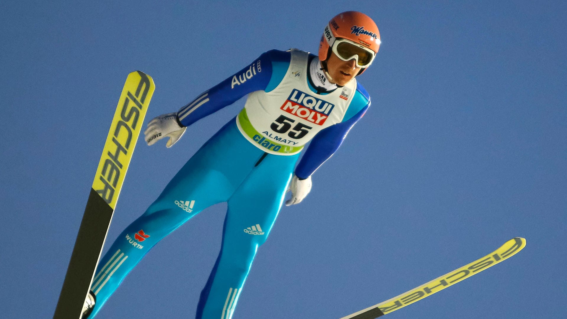 Deutschlands Skisprung-Ass Severin Freund im kasachischen Almaty.