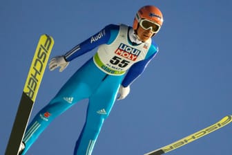 Deutschlands Skisprung-Ass Severin Freund im kasachischen Almaty.