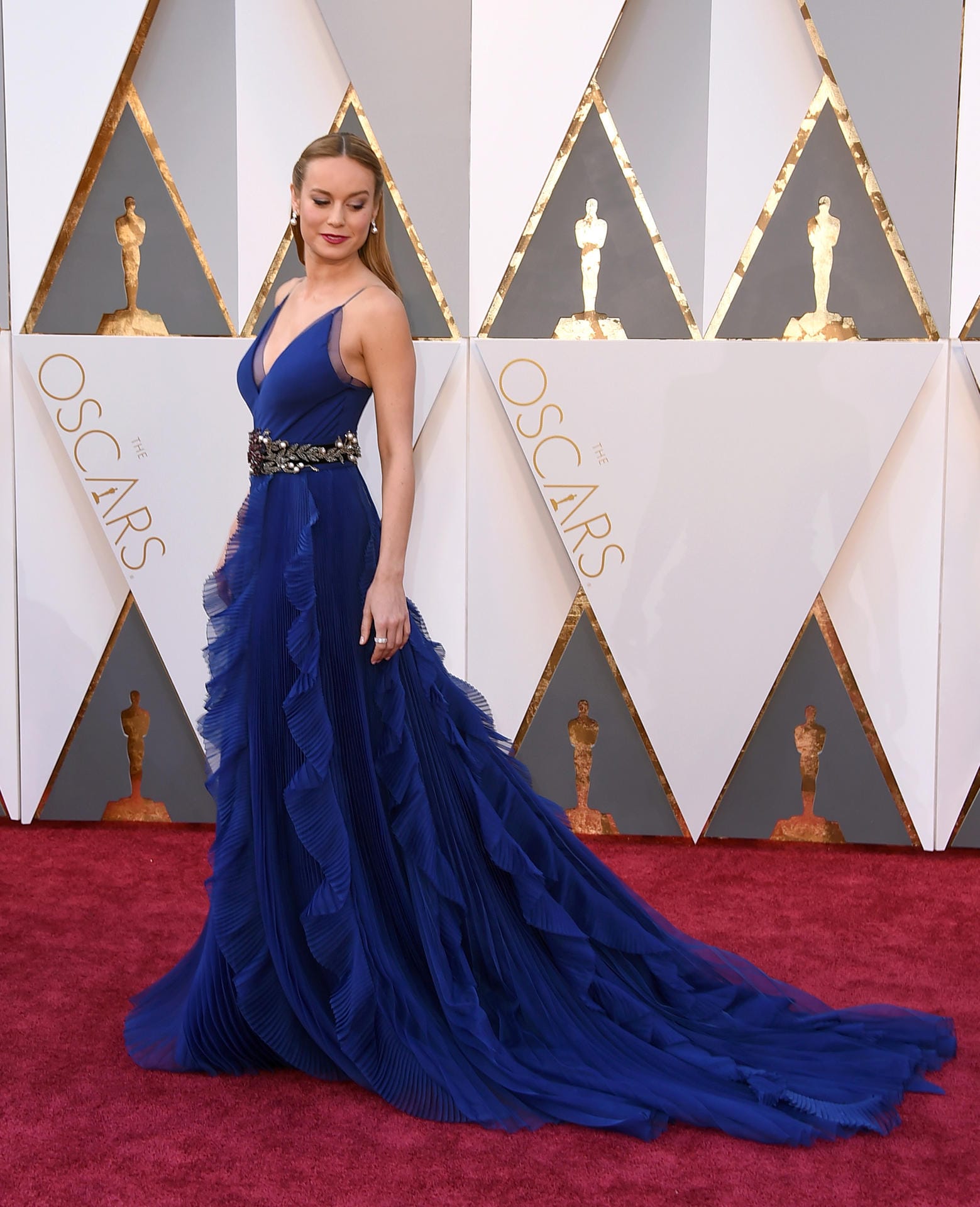 Die US-Amerikanerin Brie Larson (26) glänzte auf dem Roten Teppich in einem schulterfreien, nachtblauen Kleid.