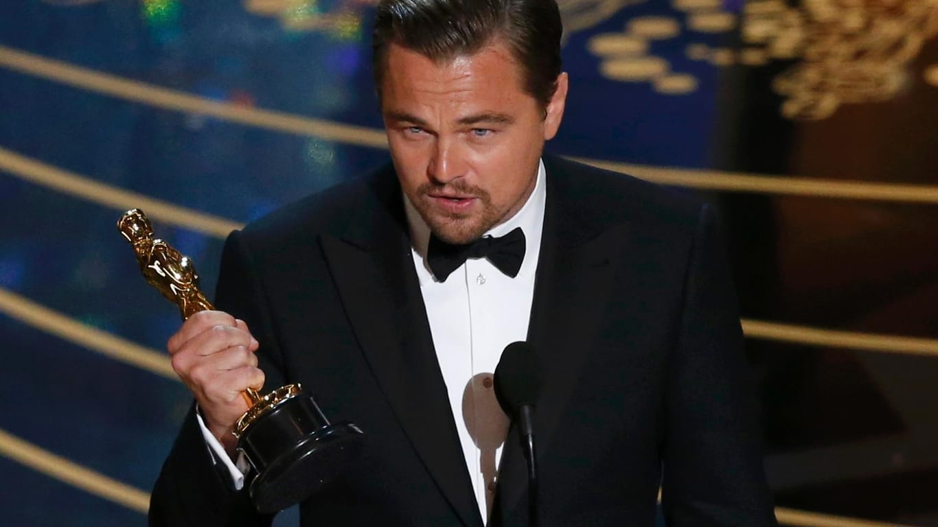 Bei seiner fünften Nominierung durfte Leonardo DiCaprio den Goldjungen dann doch in Empfang nehmen.