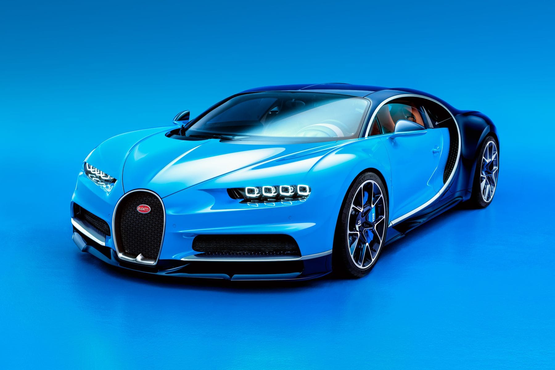 1500 PS stark und 2,4 Millionen Euro teuer. Das ist der neue Bugatti Chiron.