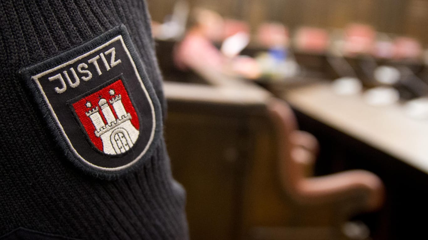 Fall für die Hamburger Justiz: Eine Gruppe junger Männer vergewaltigte ein Mädchen.